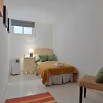 Marbella, Close To The Beach, Shared Pool, 5 Bedrooms