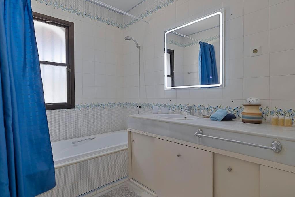 Holiday home Marbella, Close To The Beach, Shared Pool, 5 Bedrooms Marbella