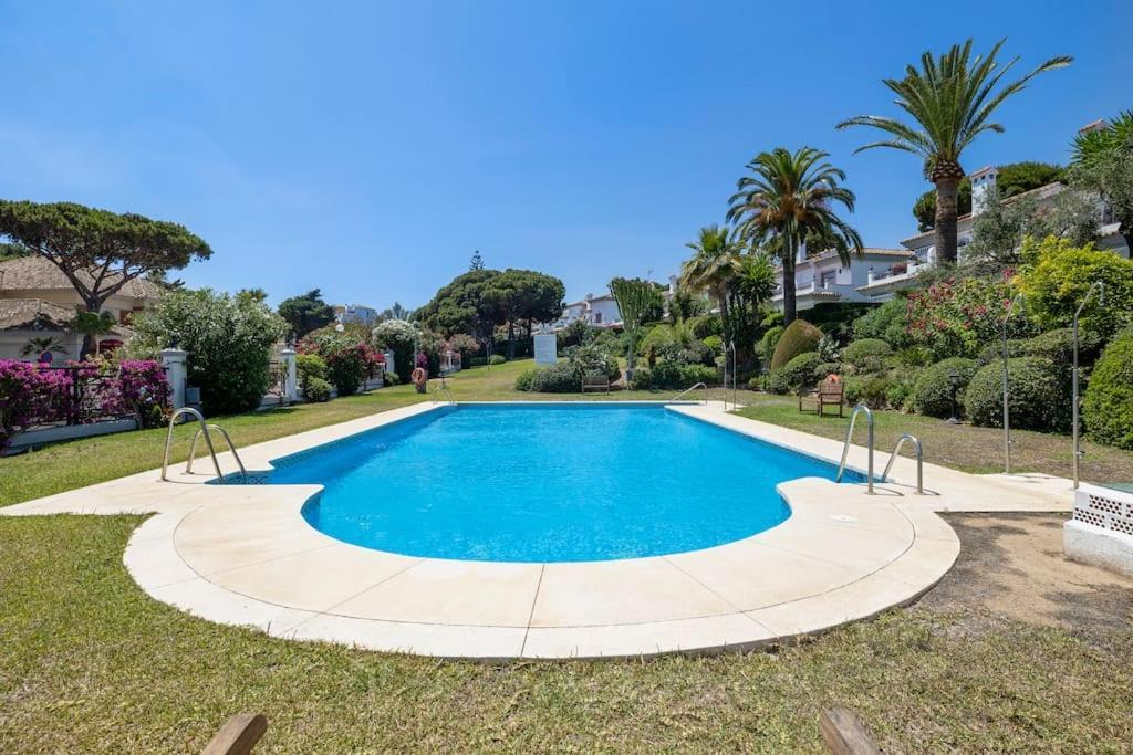 Marbella, Close To The Beach, Shared Pool, 5 Bedrooms Marbella