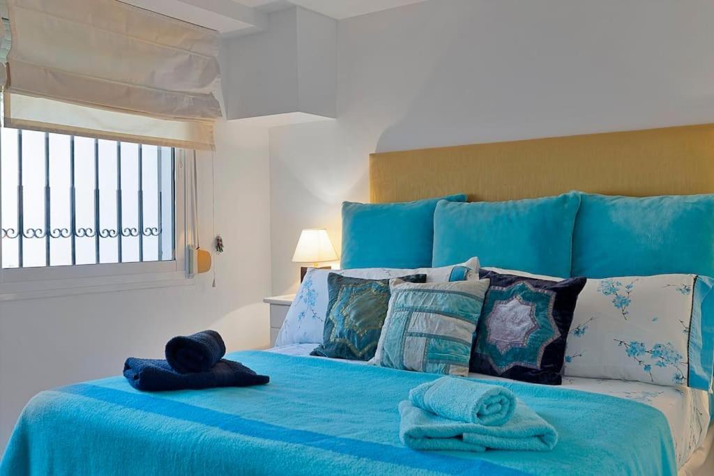 Marbella, Close To The Beach, Shared Pool, 5 Bedrooms *