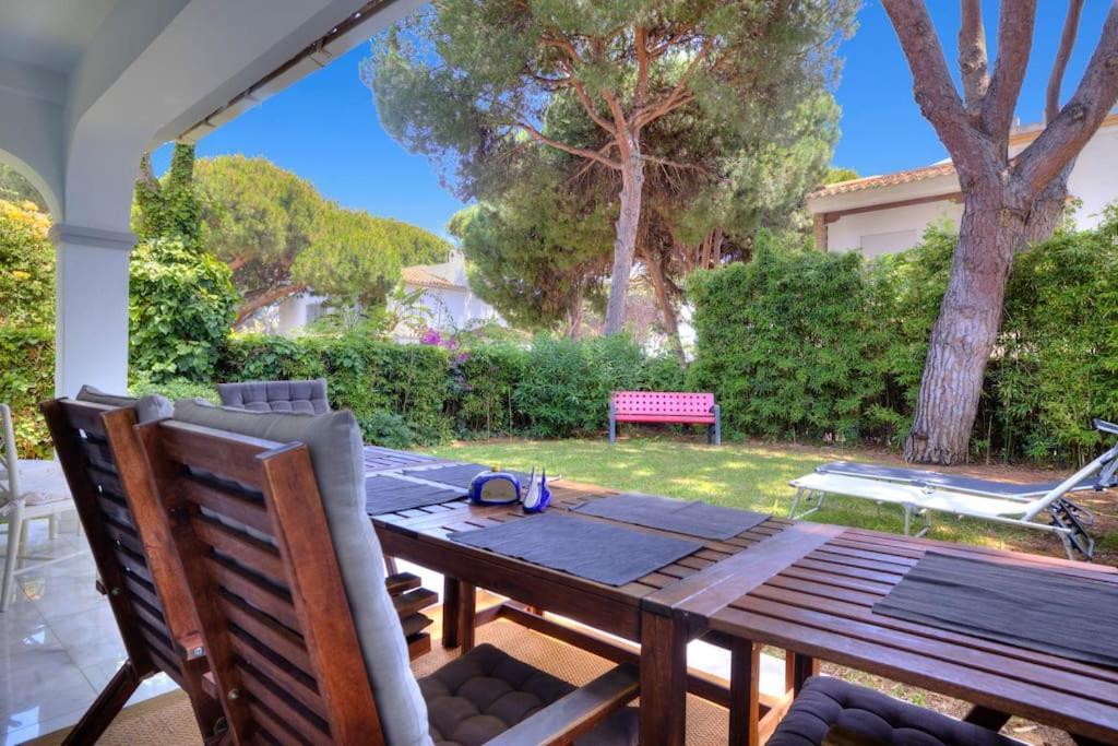 Marbella, Close To The Beach, Shared Pool, 5 Bedrooms Holiday home *