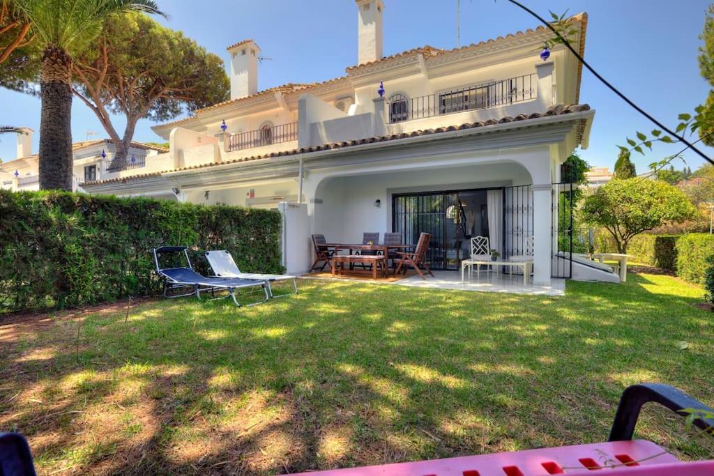 Marbella, Close To The Beach, Shared Pool, 5 Bedrooms Holiday home *